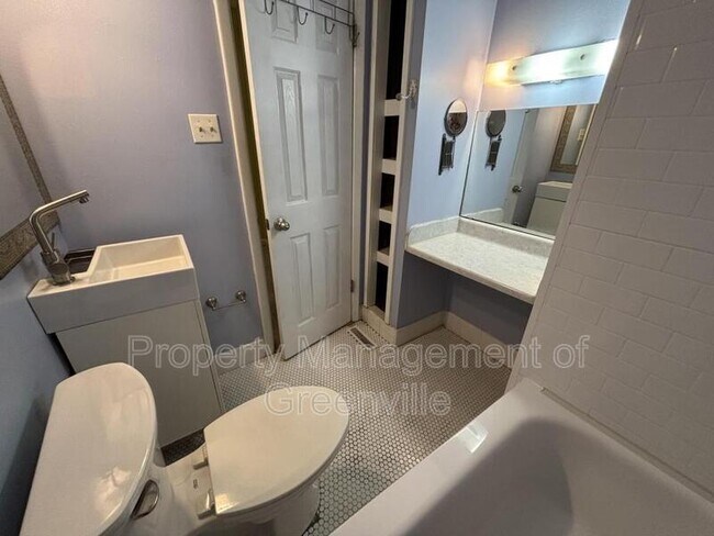 Foto del edificio - 2530 E North St