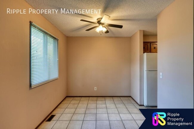 Building Photo - Modern 2 Beds, 1 Baths Apartment/Condo | A...
