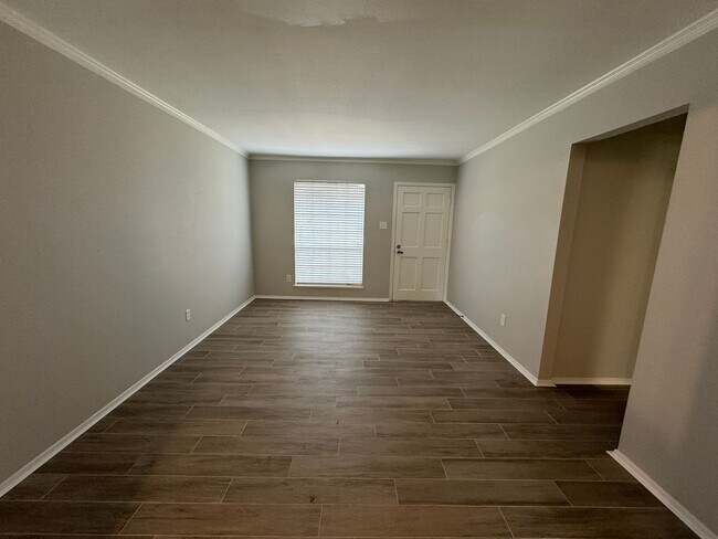 Foto del edificio - Remodeled and ready for New Tenant!!!