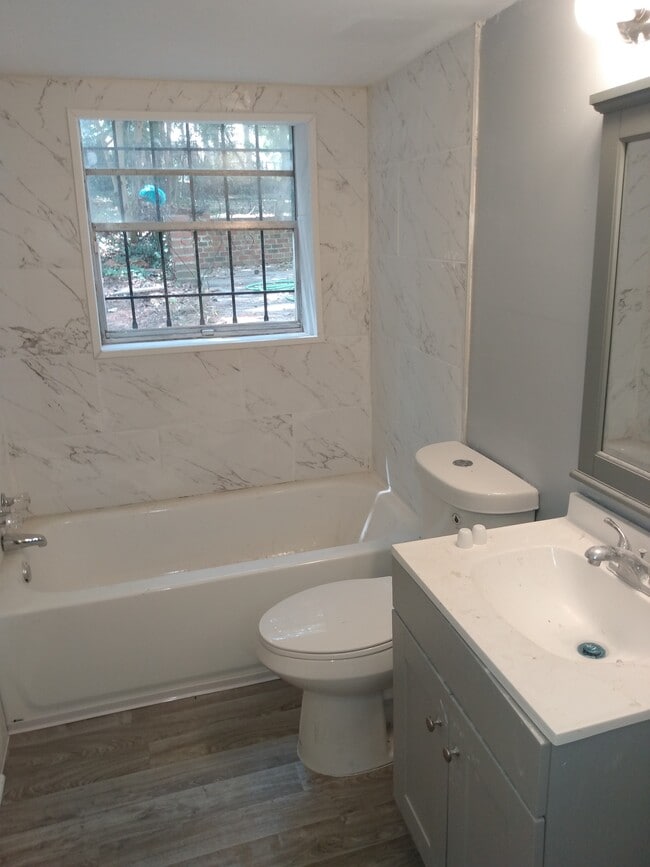 Building Photo - 5309 Chantilly Terrace