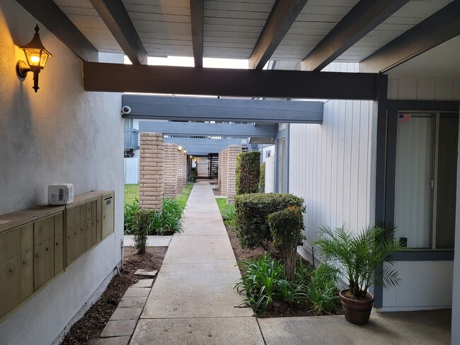Foto del edificio - 105 N Stanford Ave