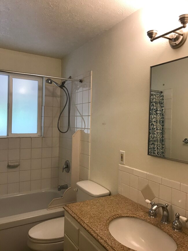 Building Photo - 181 Chase St