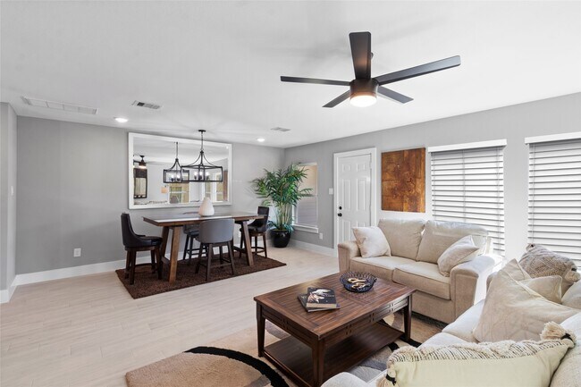 Foto del edificio - 9946 Lanewell St