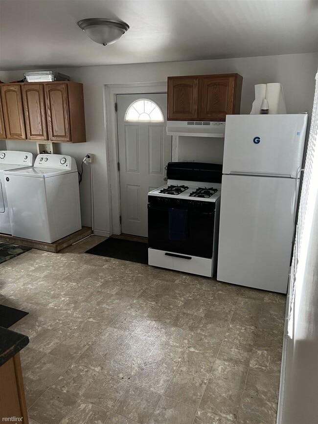 Building Photo - 2 br, 1 bath Duplex - 1103 Perry Street 1
