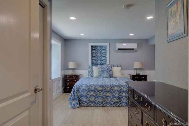 Foto del edificio - 2 Spring Hollow Rd