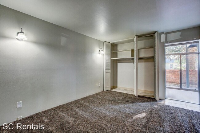 Building Photo - 1009 13th Ave