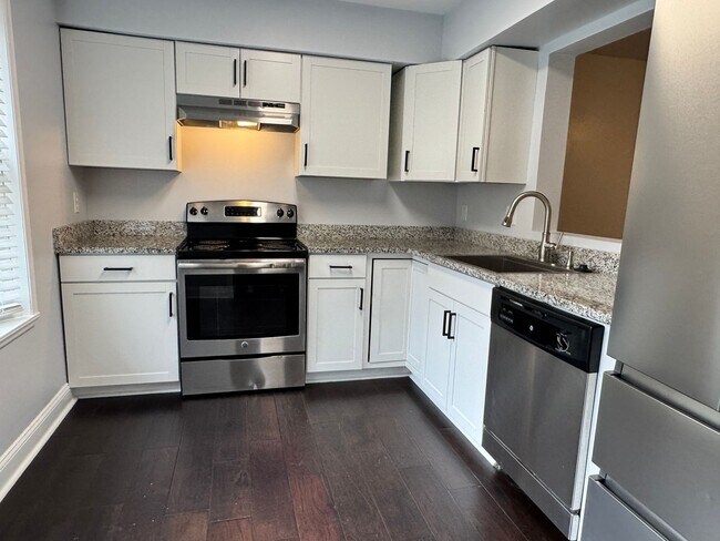 Foto del edificio - 3 Bedroom, 2.5 Bathroom Townhouse in Greensboro, NC!