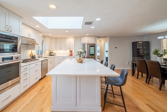 Foto del edificio - 374 Woburn St