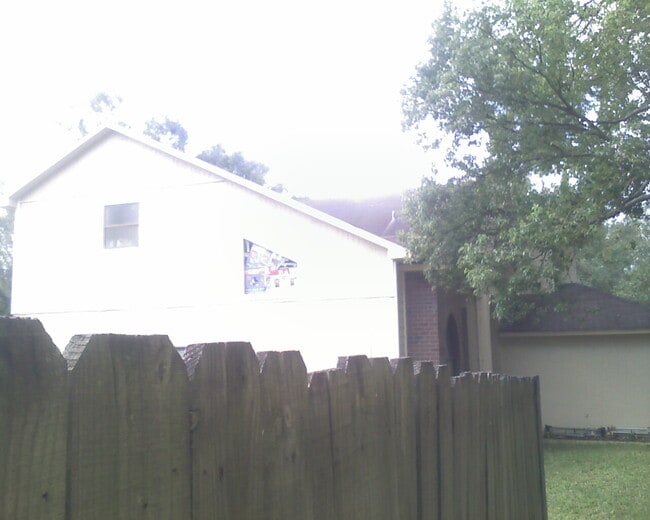Building Photo - 2472 Lake Jackson Cir