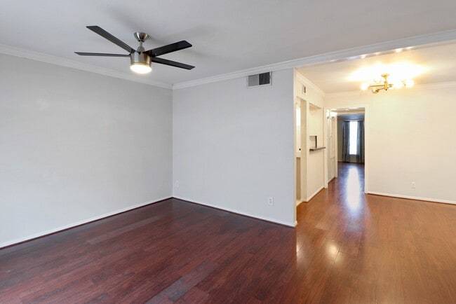 Foto del edificio - 11550 Chimney Rock Rd