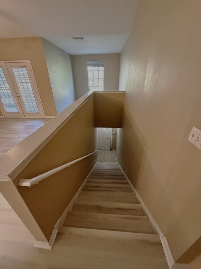 Foto del edificio - 14226 Fredricksburg Dr