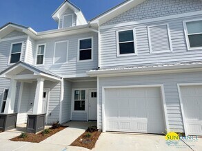 Building Photo - 151 Date Palm Ln