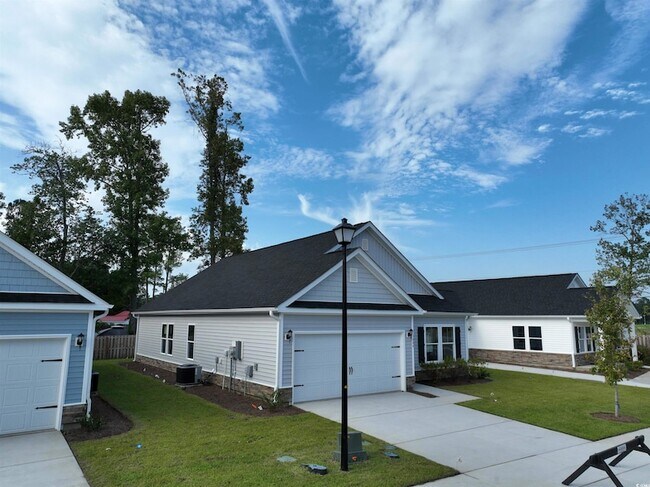 Building Photo - 1012 Moen Lp