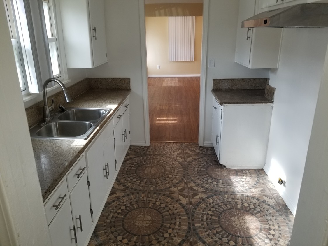 Foto principal - 3709 W 109th St