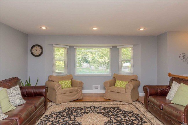 Building Photo - 23 Butterfield Dr