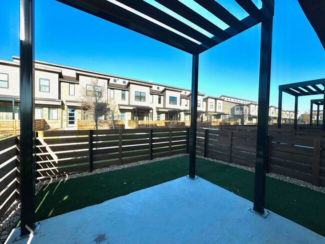 Foto del edificio - Windsong Ranch Townhome!