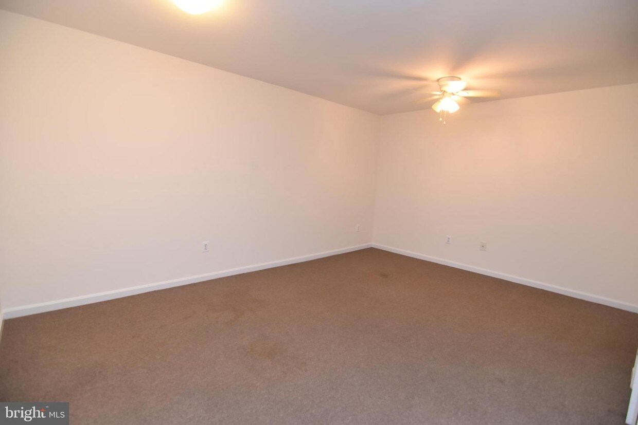 Primary Photo - 22665 Van Wert Ln