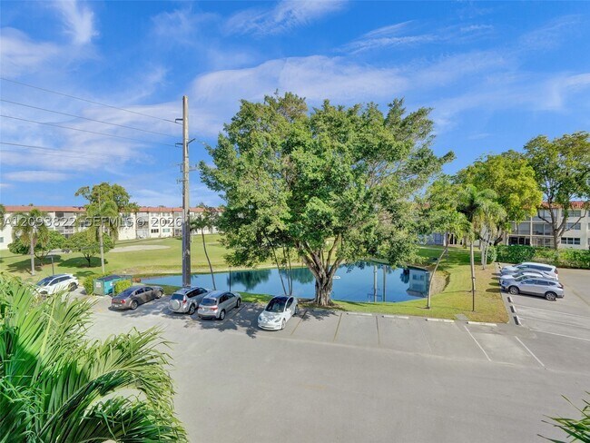 Foto del edificio - 8962 S Hollybrook Blvd