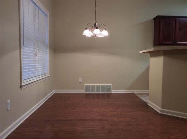 Building Photo - 3BD/2.5BA with Bonus Room in Collierville Farms.  Over 2300 sq ft!.  Pets are welcome!