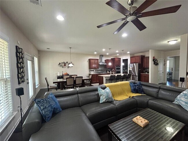 Foto del edificio - 705 Madison Creek CT