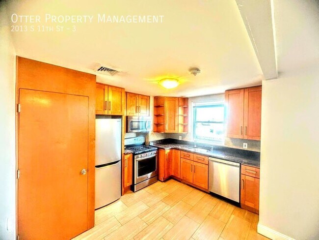 Building Photo - Gorgeous, Updated 2BR/1BA East Passyunk Ge...