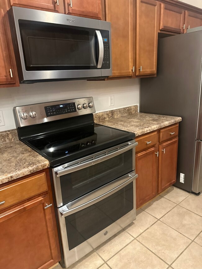 Building Photo - 623 Wyndhurst Dr