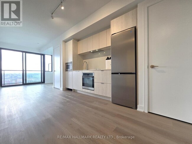 Building Photo - 3009-3009 Novar Rd