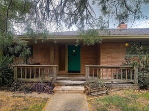 Building Photo - 302 Montclair Dr