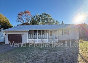 Building Photo - 72 Hathorn Blvd