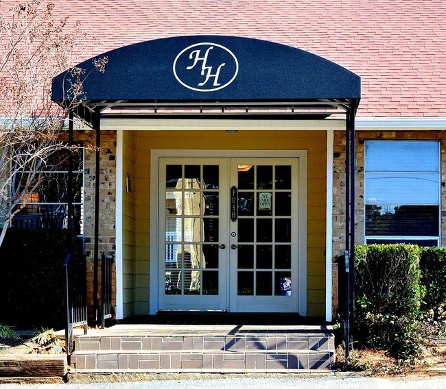Huntington Hills Apartments photo'
