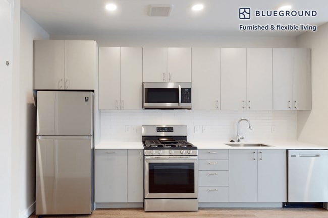 Foto del edificio - 290 Mishawum Rd