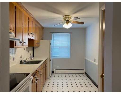 Primary Photo - 39 Montvale Ave