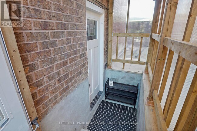 Building Photo - 4 Glouster Ct