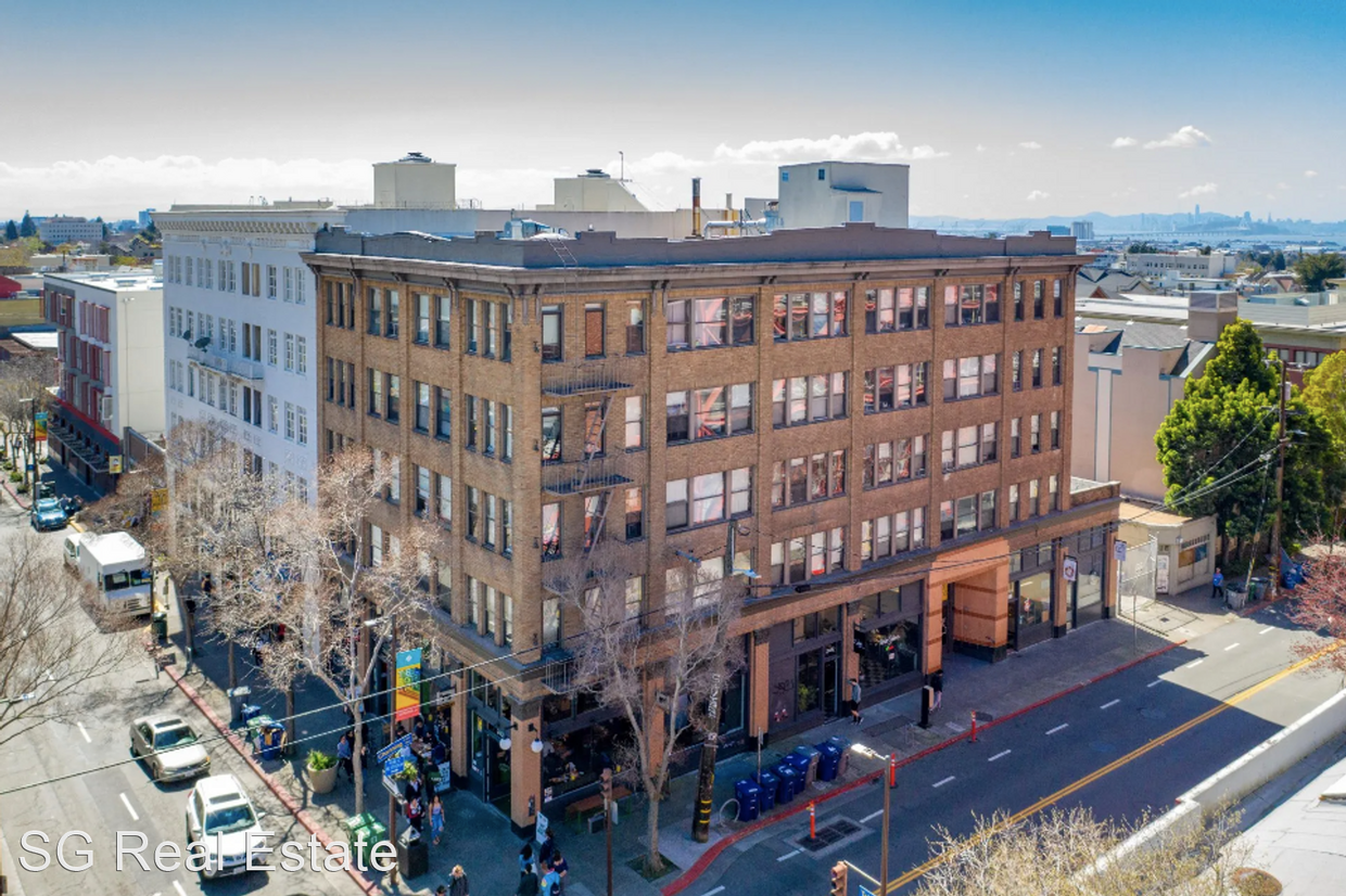 Foto principal - 2400 Telegraph Ave