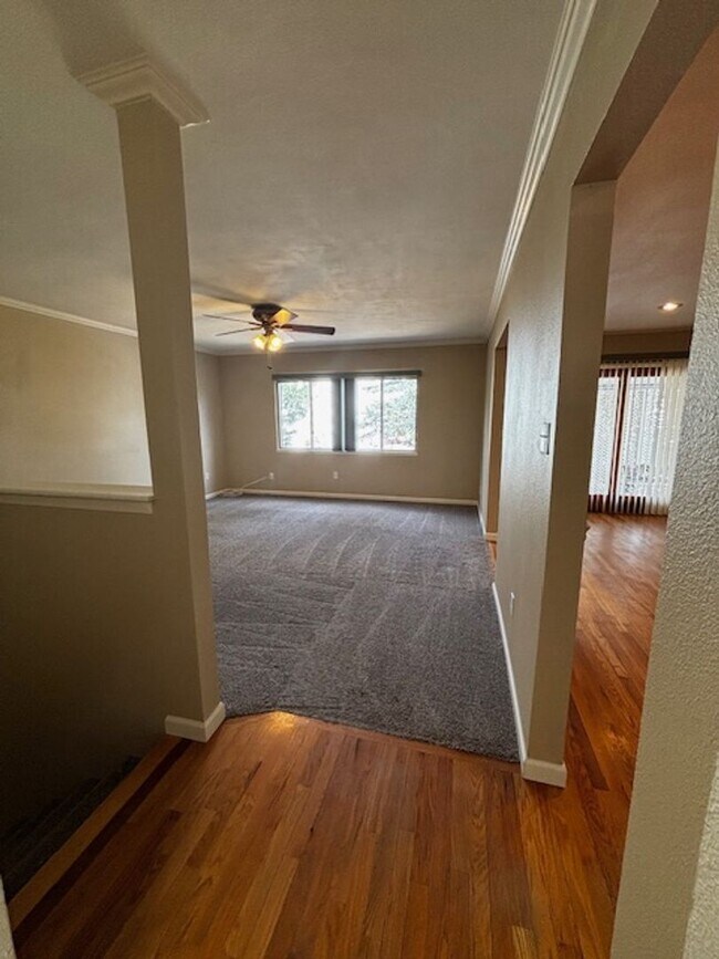 Foto del edificio - Cute 5 Bedroom 3 Bath Single Family Home