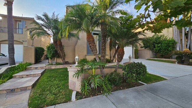 Foto del edificio - $2,000 OFF! - Canyon View 4 BR House in To...