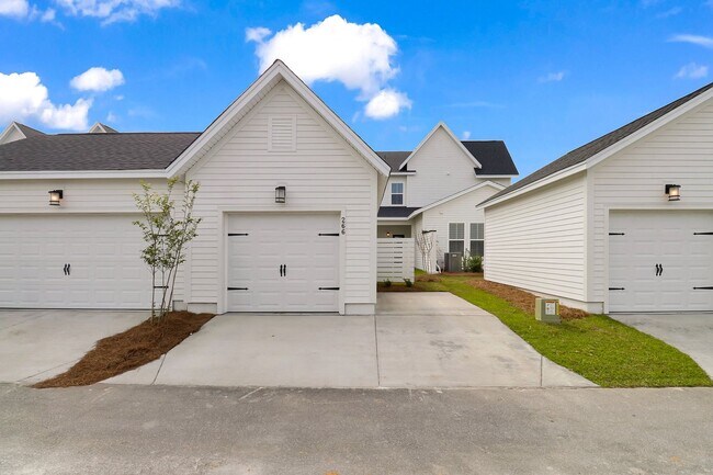 Building Photo - Luxury Townhome in Midtown Nexton