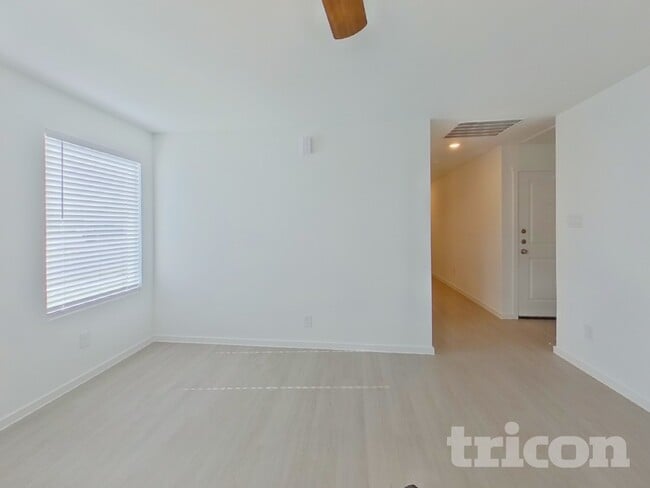 Building Photo - 10712 Cowhide Ln