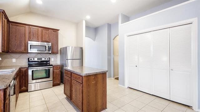 Building Photo - 5209 Bear Valley Dr