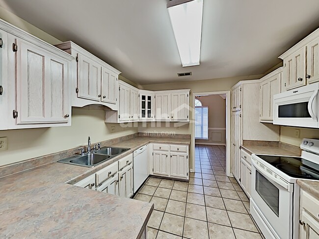 Building Photo - 1123 Tara Dr