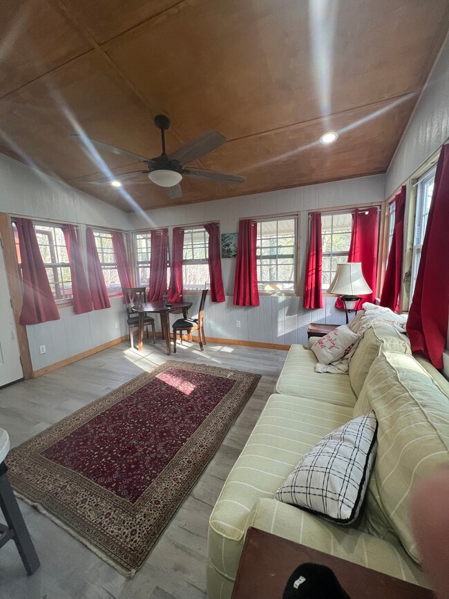 Building Photo - 338 Bear Cub Dr