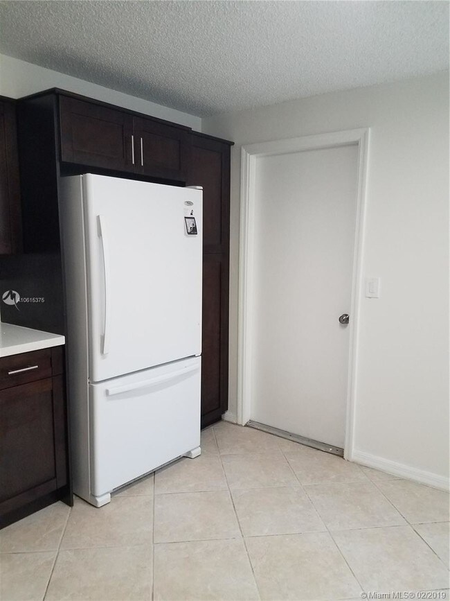 Building Photo - 912 Sevilla Cir