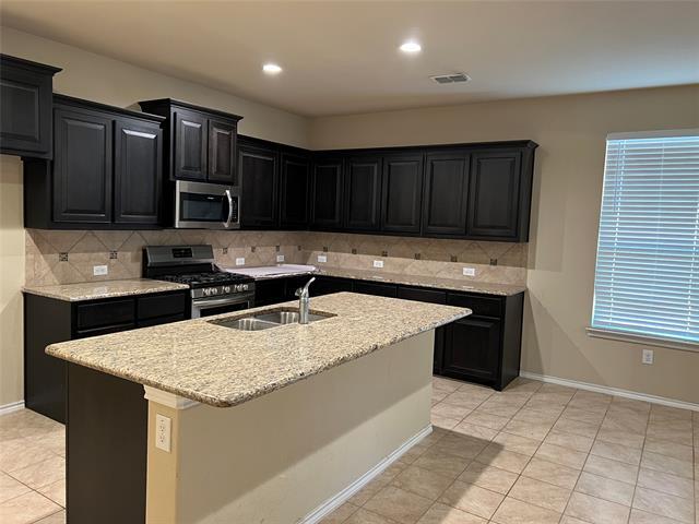 Foto del edificio - 325 Cypress Crk Ln