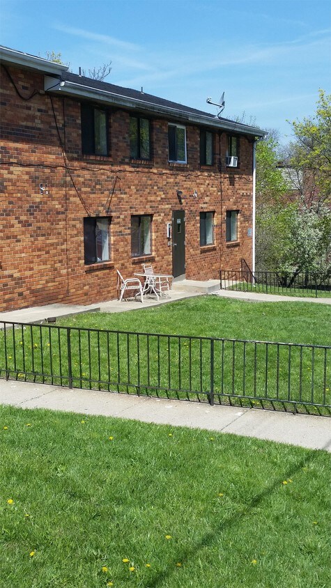 Foto principal - 2117 Clayton Ave