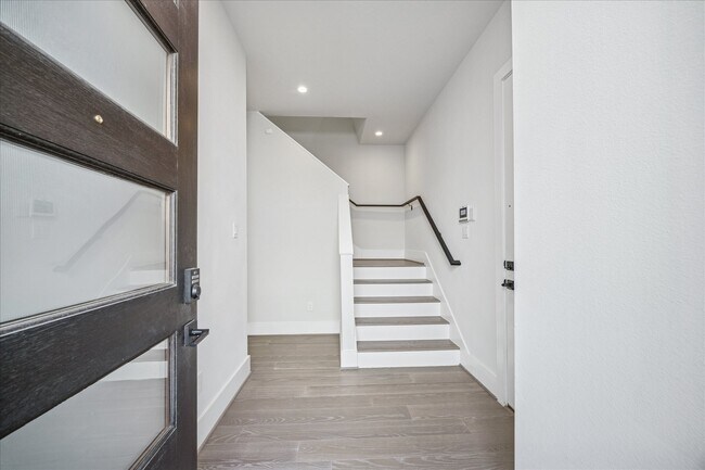 Building Photo - 1412 Lawrence St