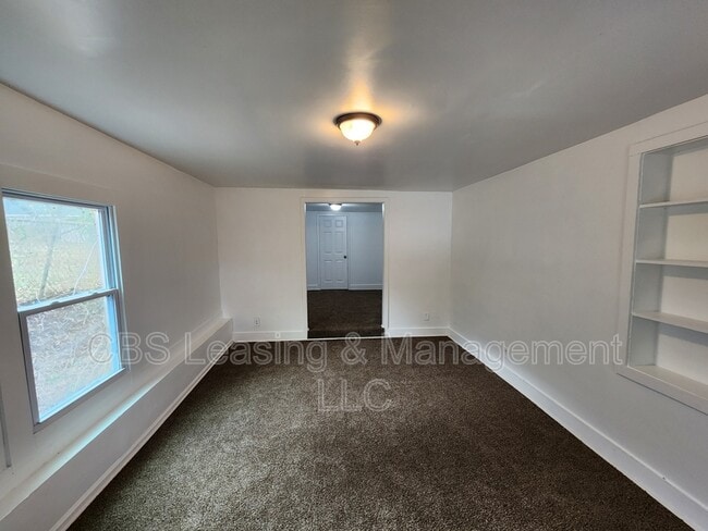 Building Photo - 23 Mason Dr