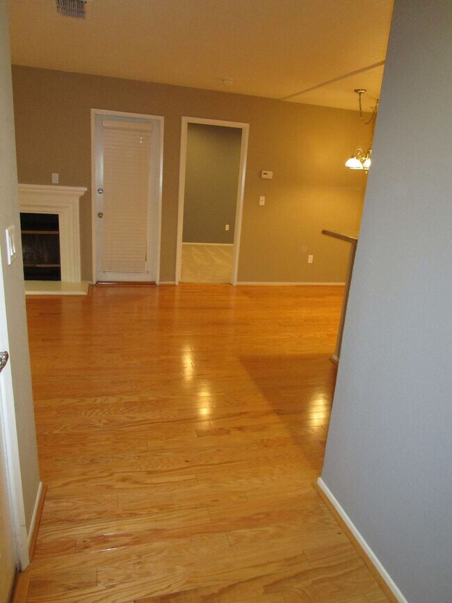 Foto del edificio - Gated Raintree Terrace Condo!