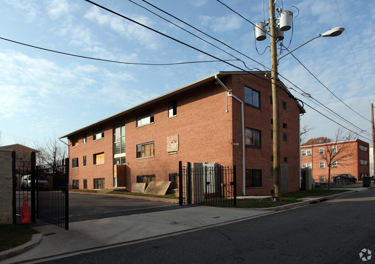 Primary Photo - 4921 A St SE