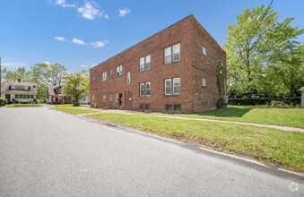 Building Photo - 3690 E 139th St