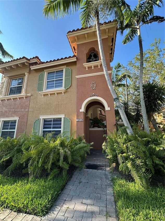 Foto principal - 14343 SW 10th St